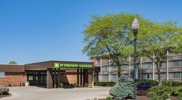 Wyndham Garden Kenosha Harborside, Забронировать Отель Кеноша Висконсин