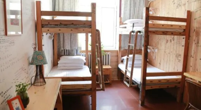 Кровать в общем номере (мужской номер) Harbin North International Youth Hostel