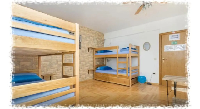 Кровать в общем номере Hostel Oktarin