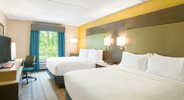 Двухместный номер Standard Crowne Plaza SHENANDOAH - WOODLANDS AREA by IHG