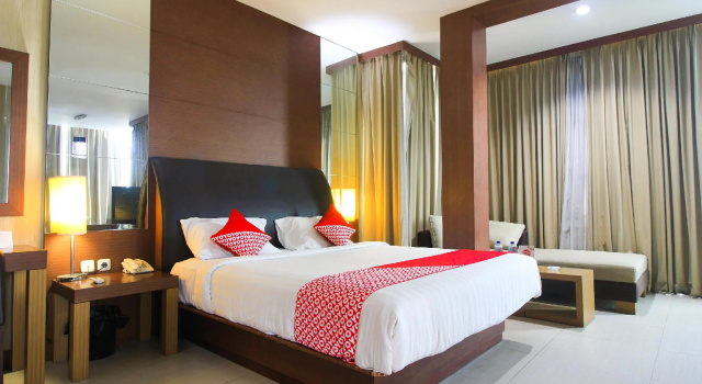 OYO 1729 I-shine Hotel