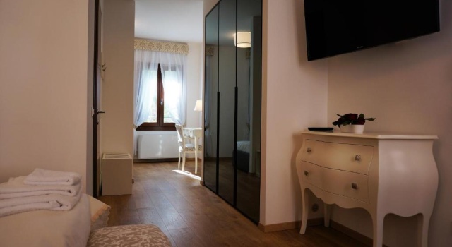B&B HORTUS, Забронировать Отель «постель и завтрак» Дорсодуро Венеция