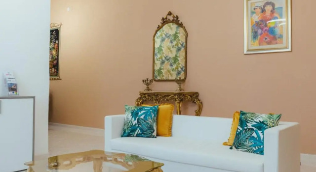 Tiziana'S House, Забронировать Отель Отели Салерно с парковкой, рядом с Provincial Pinacotheca of Salerno, Парковка