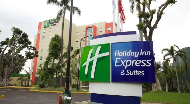 Holiday Inn Express & Suites Cuernavaca, Rezervovat Hotel Cuernavaca Morelos