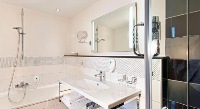 Полулюкс Wyndham Duisburger Hof