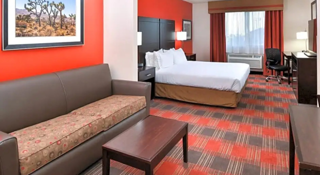 Люкс с 2 комнатами Holiday Inn Express Kingman by IHG