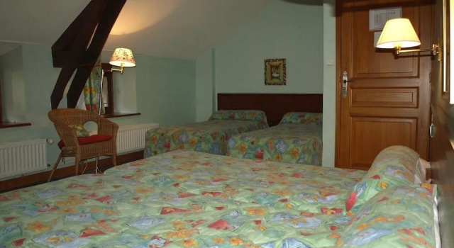 Auberge de Mazayes, Забронировать Хостел Мазе Auvergne Volcanoes