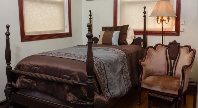 Ledroit Park Renaissance B&B, Забронировать Отель «постель и завтрак» Northwest 