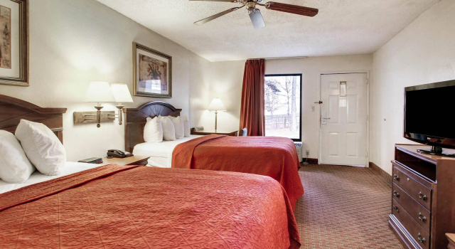 Standardowy czteroosobowy pokój Quality Inn & Suites Clinton - Jackson West