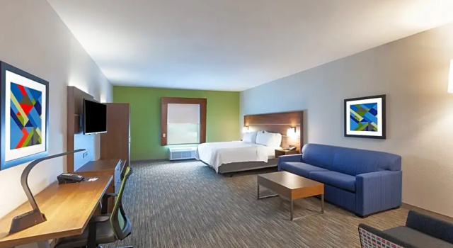 Люкс Holiday Inn Express Hotel & Suites PORT ARTHUR by IHG