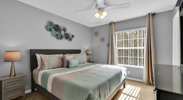4752 Vero Beach Place, Забронировать Дом для отпуска Отели Киссимми с парковкой, Парковка