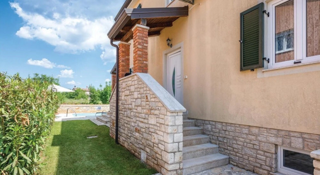 Nice Home in Lovrecica With Wifi and 3 Bedrooms, จอง โรงแรม Krizine Istarskaya zhupania