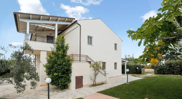 Villa With 5 Bedrooms in Provincia di Ascoli Piceno, With Wonderful sea View, Private Pool, Furnished Garden, Забронировать Вилла Отели Купра-Мариттима с бассейном, Бассейн