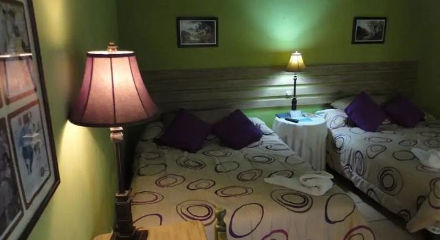 La Posada de Juan B&B, Rezerwuj Bed and Breakfast Hotele w Copan Ruinas z basenem, Basen