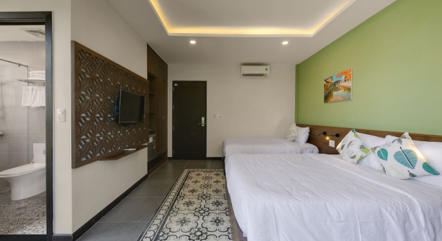 Трёхместный номер Standard с балконом Lami Villa Hoian - Hostel
