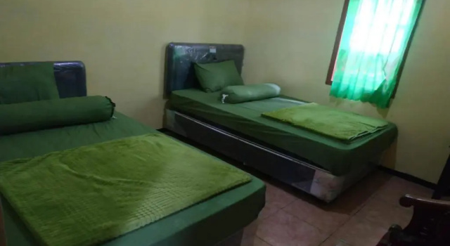 Oyo 90097 Homestay Sinta Ndani Putri, Rezervați Hotel Probolinggo East Java