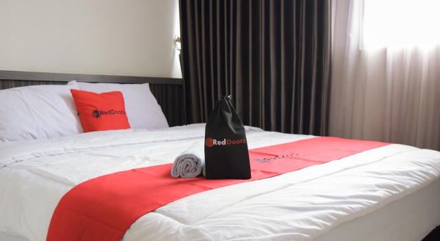 Номер Standard RedDoorz near GOR Satria Purwokerto