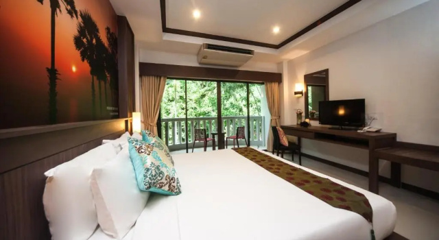 Двухместный номер Deluxe Ratana Hill Patong