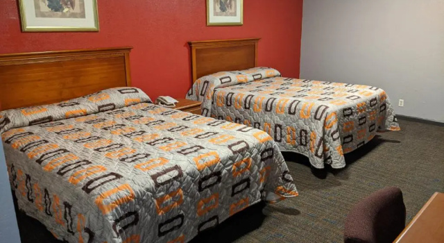 Четырёхместный номер Standard Budget Inn El Reno