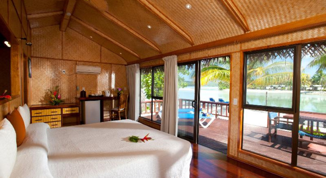 Бунгало с балконом и рядом с пляжем Aitutaki Lagoon Private Island Resort