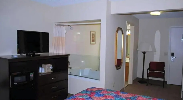Номер Standard Clinton Inn & Suites