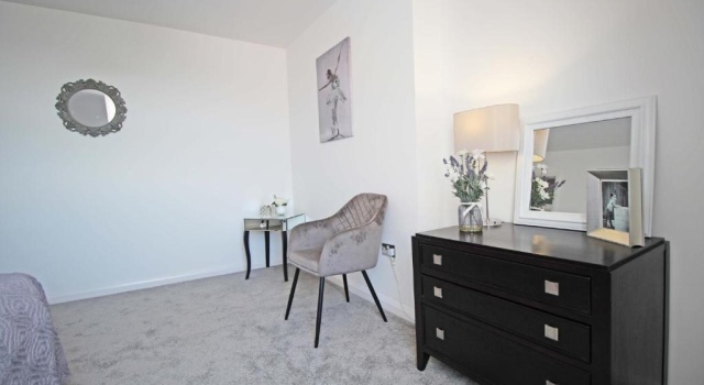 Sea front luxury apartment with sea views, Book Lejlighed Felixstowe Suffolk