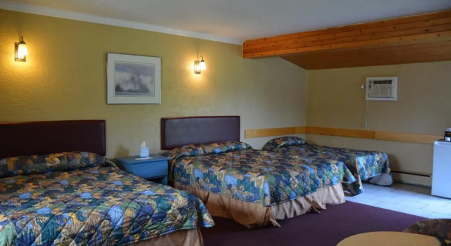 Трёхместный номер Standard Auberge Godard