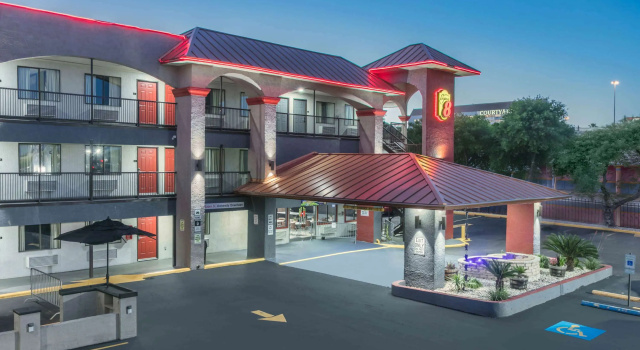 Super 8 by Wyndham Austin University/Downtown Area, Забронировать Мини-отель Мини-отели Greater Austin, Мини-отель
