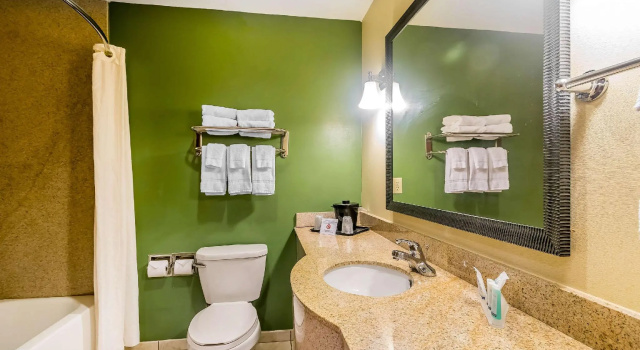 Четырёхместный номер Standard Spark by Hilton Shepherdsville Louisville South