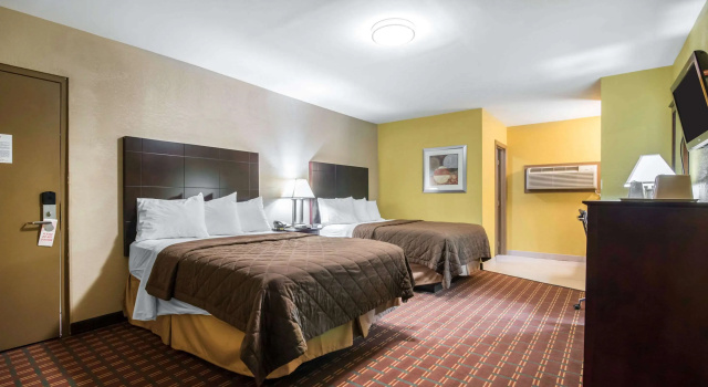 Четырёхместный номер Standard Rodeway Inn Towanda