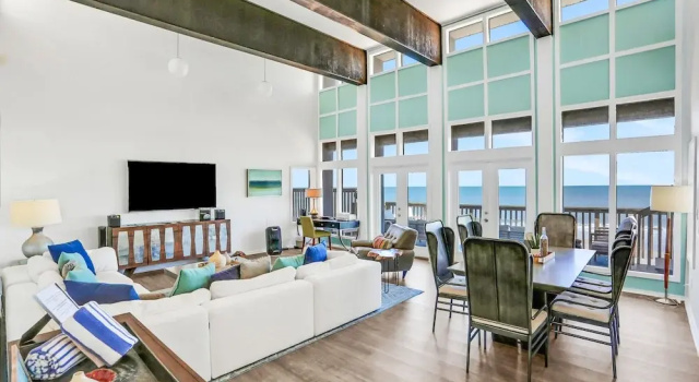 Коттедж Gorgeous Beachfront Home With Inviting Deck & Patio, Hammock, Amazing Views