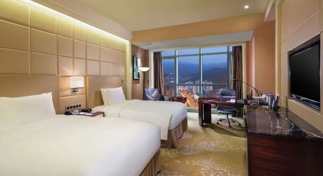 Четырёхместный номер Deluxe с видом на горы DoubleTree by Hilton Hotel Putian