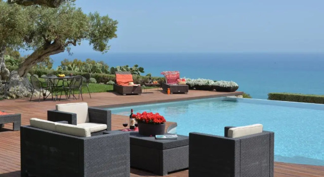 Вилла VILLA TERRA DEL SOLE 10&2, Emma Villas