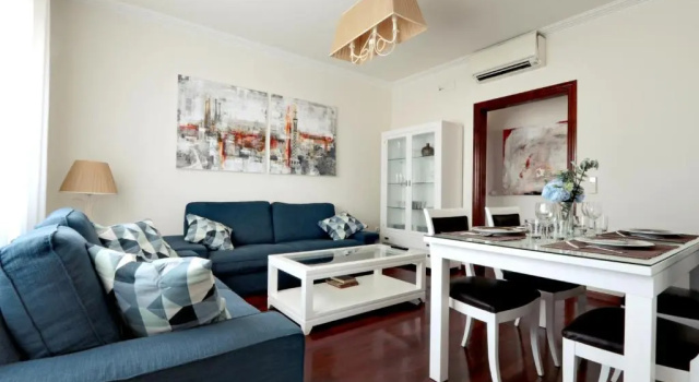 Classbedroom Fira Business Apartment