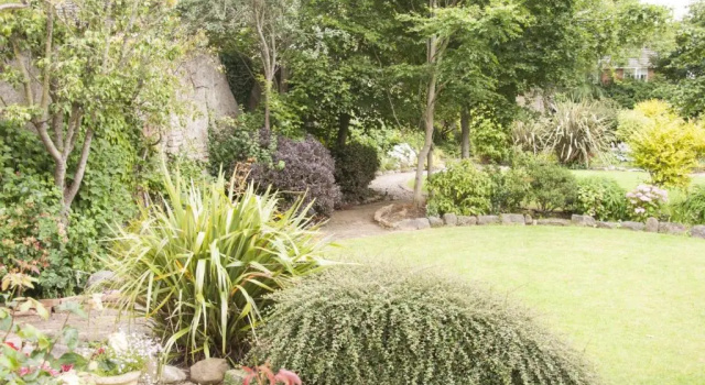 Courtyard Holiday Cottages, Забронировать Отель Беттистаун 