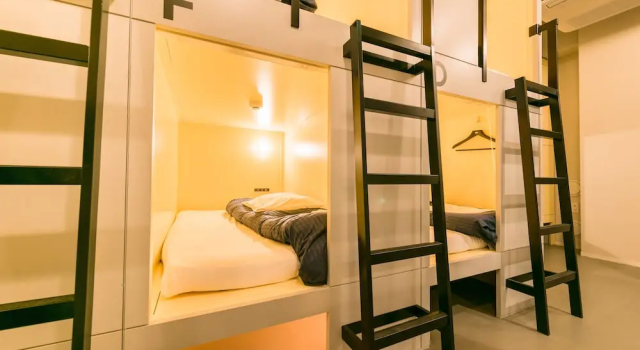 Кровать в общем номере And Hostel Kuramae West