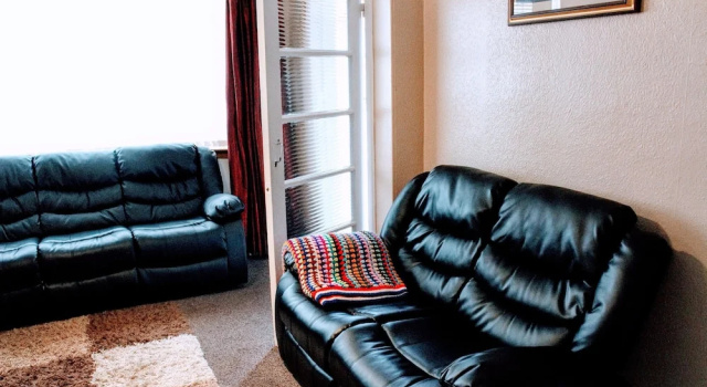3 Bedroom Central House, Забронировать Дом для отпуска Коттеджи Эдинбурга, рядом с Торговый район "Мултриз-уолк", Коттедж
