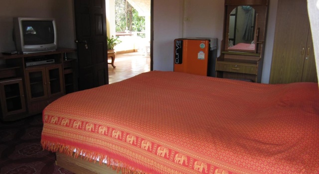 Krachang Yai Guesthouse, Забронировать Отель Отели Sisaket Province с парковкой, Парковка