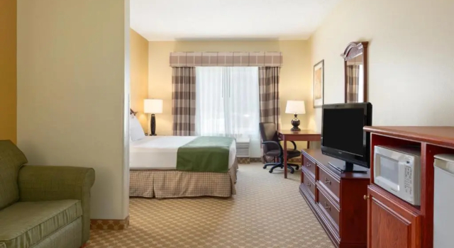 Студия Country Inn & Suites by Radisson, Council Bluffs, IA