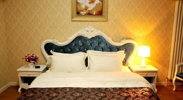Cocoa Hotel (Zhengzhou Erqi Wanda City Second People's Hospital Metro Station)