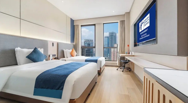 Двухместный номер Standard с видом на город Holiday Inn Express Chongqing Guanyinqiao by IHG