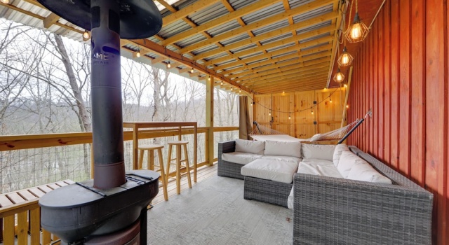 Soaking Tub! Creekside Couples Haven in Cosby, Забронировать Дом для отпуска Ньюпорт Теннесси