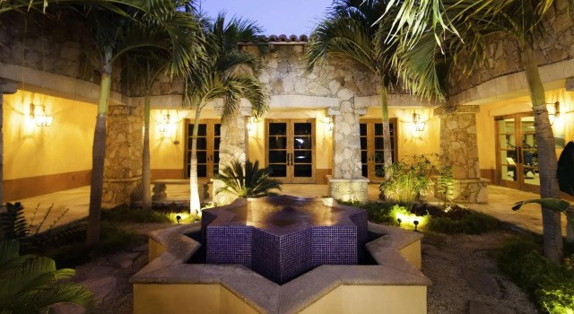 1 Homes Cabo, Забронировать Отель Отели Южной Нижней Калифорнии с парковкой, Парковка