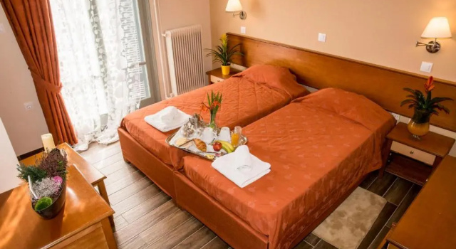 Togias Hotel, Забронировать Отель Отели Эгина с парковкой, Парковка