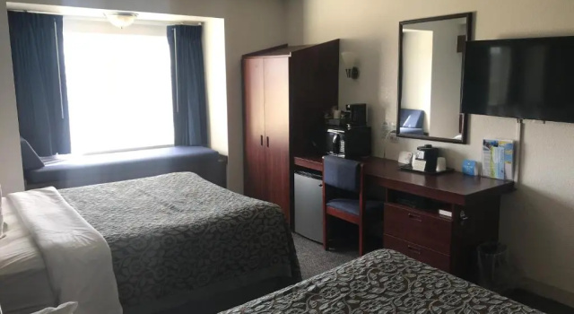 Двухместный номер Standard Days Inn & Suites by Wyndham Greeley