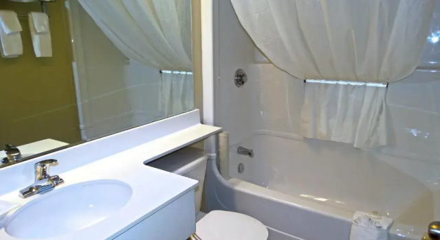 Люкс Amsterdam Inn & Suites Moncton