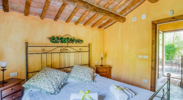 Rustic Home in Santa Vittoria in Matenano FM With Garden, Book Hotel Romagna hoteller med parkering, Parkering