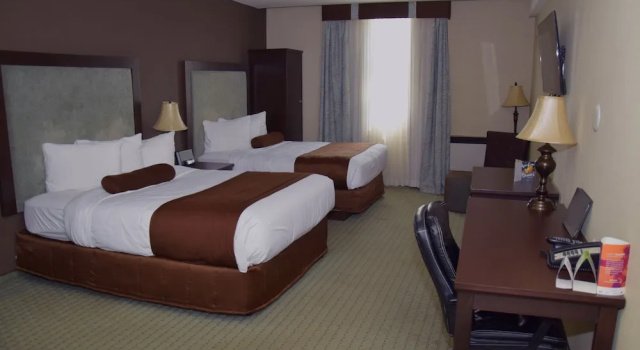 Четырёхместный номер Superior Coast Lethbridge Hotel & Conference Centre