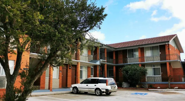 Governor Macquarie, Rezervasyon Apart Otel Bathurst 