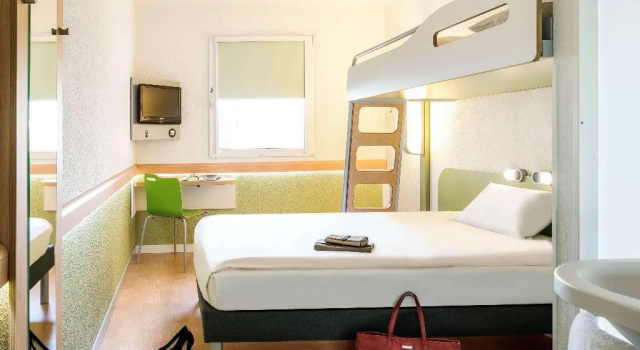 ibis budget Cavaillon, Забронировать Отель Кавайон Люберон, рядом с Musée Juif Comtadin